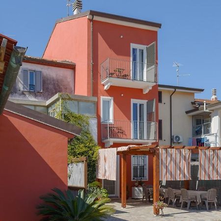 La Corte Dei Tre Torre del Lago Puccini Exterior foto
